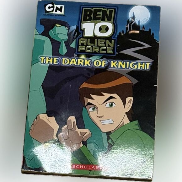 Ben 10 The Dark of Knight reading book - Picture 1 of 2
